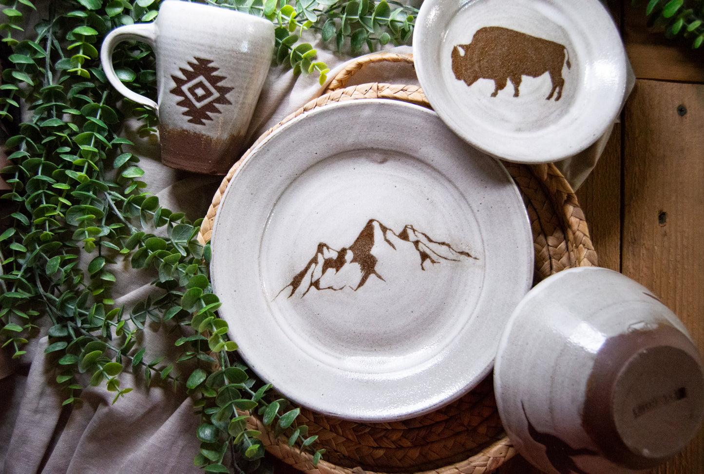 Wild Rojo Dinnerware